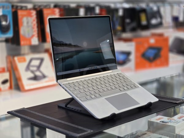 لپ تاپ استوک 12 اینچی  Microsoft Surface laptop Go i5/16/256 - Image 3