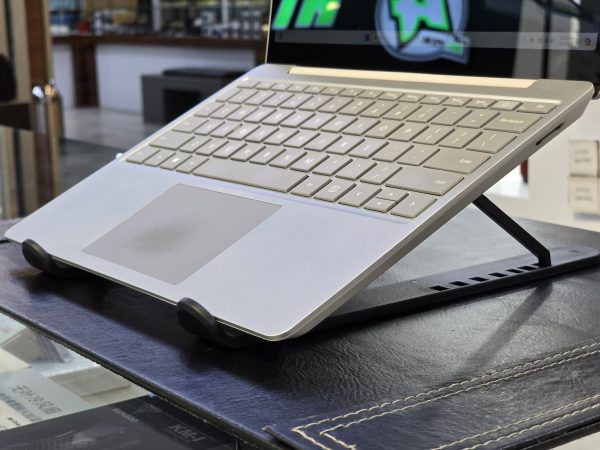 لپ تاپ استوک 12 اینچی  Microsoft Surface laptop Go i5/16/256 - Image 4