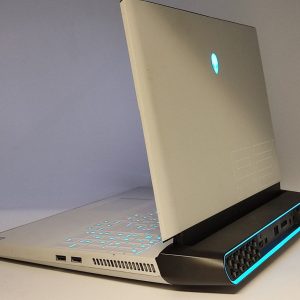 لپتاپ استوک گیمینگ Dell Alienware Area 51M