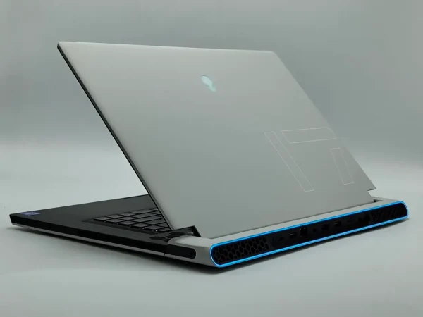 Alienware X17 R2