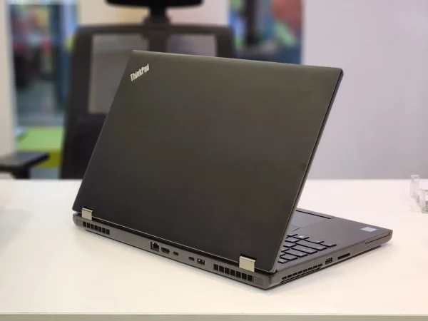 Lenovo ThinkPad P52