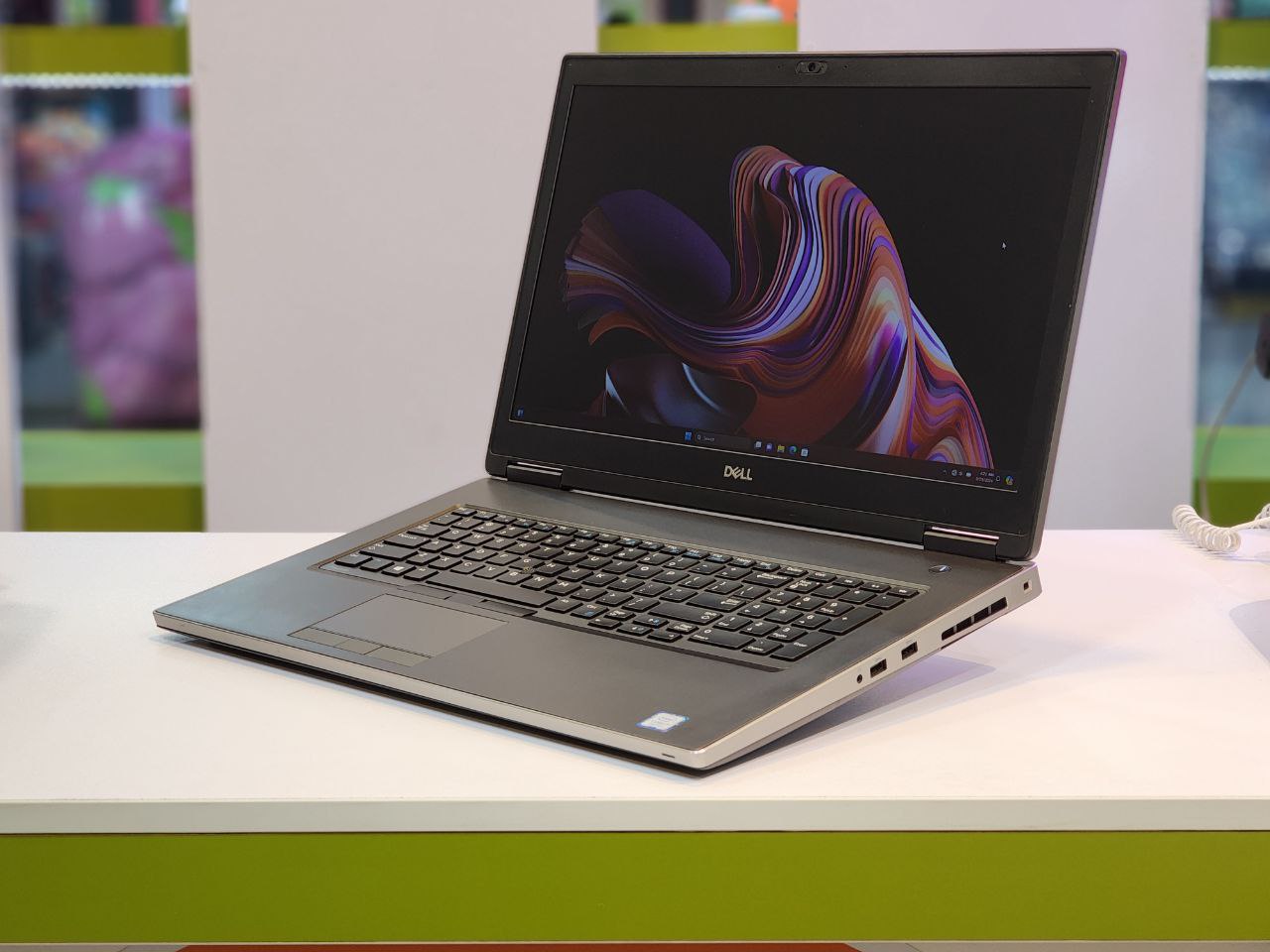 لپتاپ استوک کارکرده 17 اینچی Dell Precision 7740 