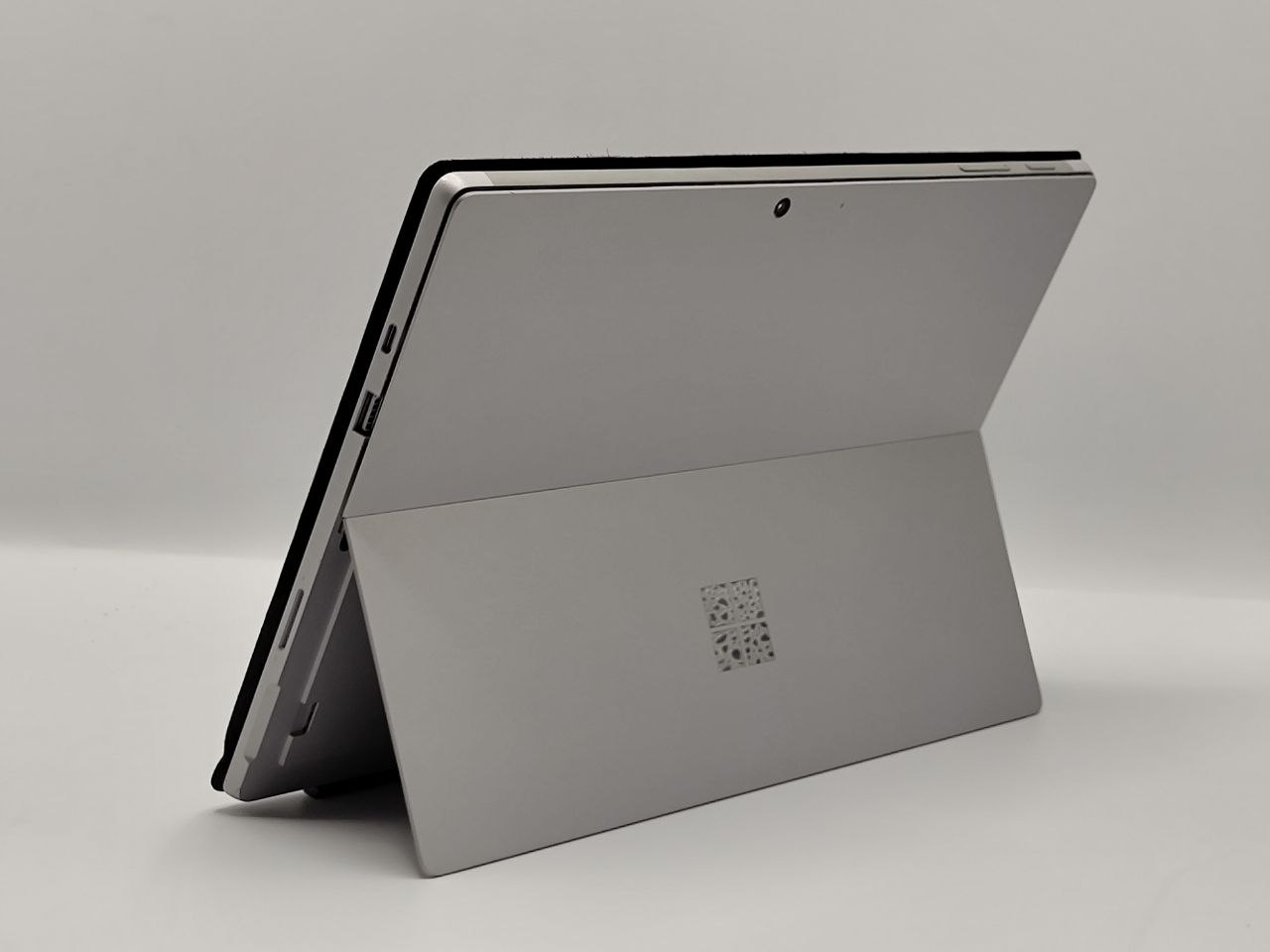 لپ تاپ استوک کارکرده 15 اینچی Microsoft Surface Pro 7 