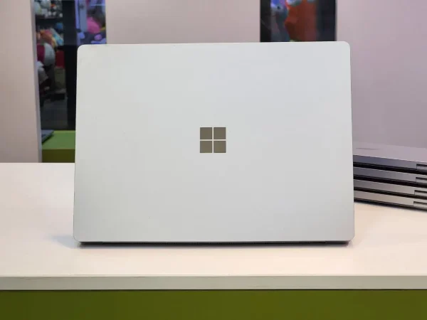 Microsoft Surface Laptop 4