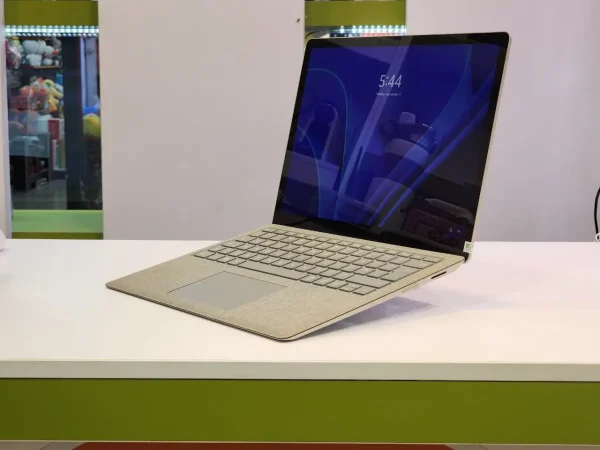 Microsoft Surface Laptop 2