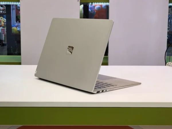 Microsoft Surface Laptop 2