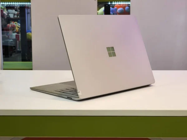 Microsoft Surface Laptop 2