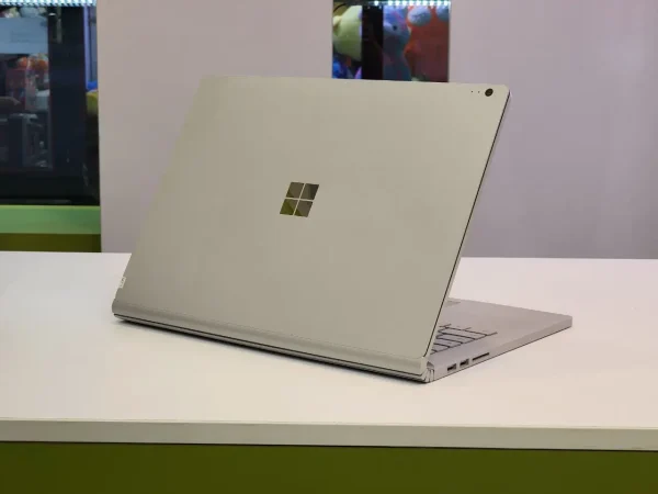 لپ تاپ 13 اینچی Microsoft Surface Book 2