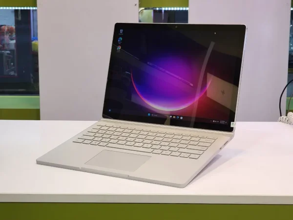 لپ تاپ 13 اینچی Microsoft Surface Book 2