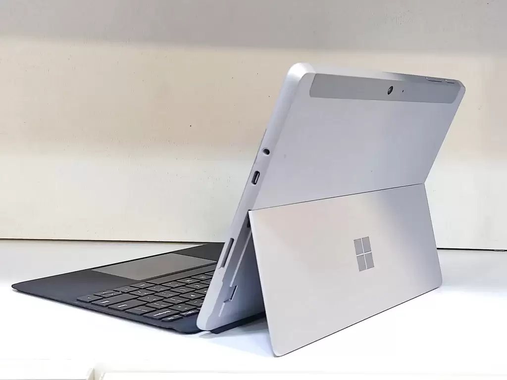 لپ تاپ استوک 10 اینچی Microsoft Surface Go 2 LTE