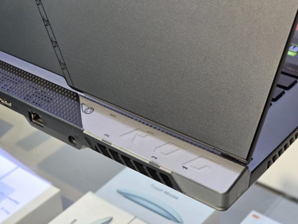 لپتاپ کارکرده ASUS ROG G533 i9-12900H/16/512/3060 - Image 9
